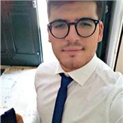 Laureando in Ingegneria Meccanica impartisce lezioni di matematica a studenti di scuole superiori aiutandoli a colmare le proprie lacune